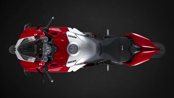 ducati-panigale-v4r-my23-tech-specs-gallery-09-1920x1080-200B89C23-ACA9-6CF9-66AF-E09894091DD6.jpg